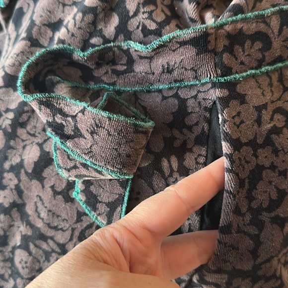 Matilda Jane Kids Robe with Pockets & Hood Size 4 - Velour Brown Floral - Picture 9 of 12